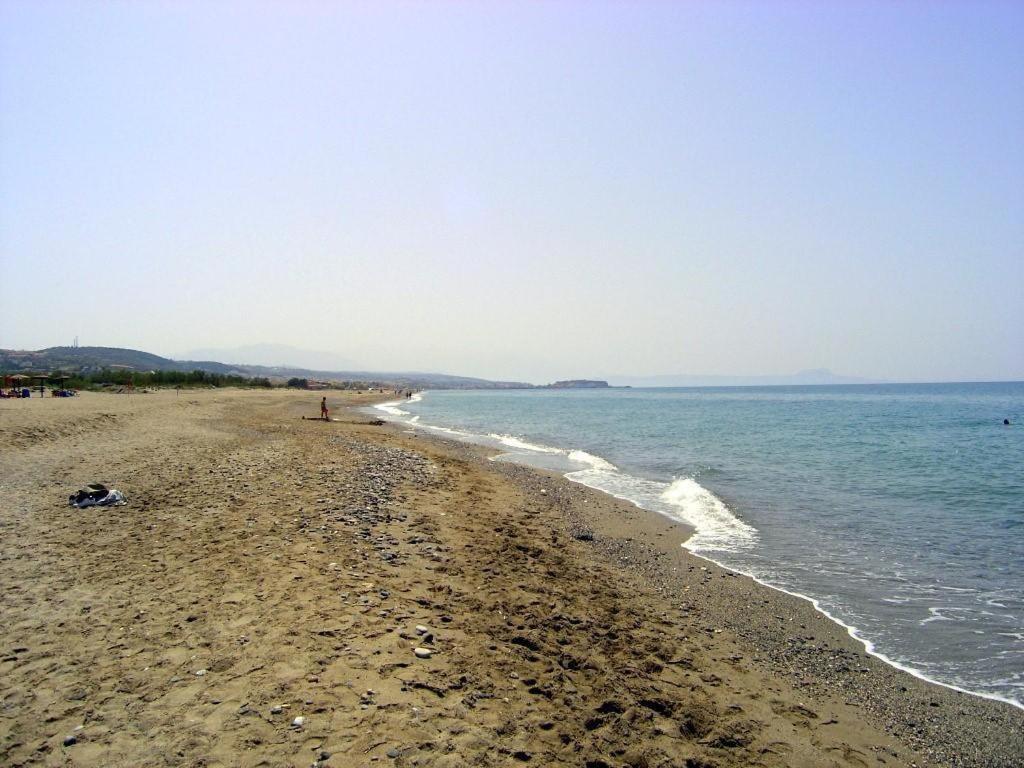 Pervolina Countryside By The Sea *